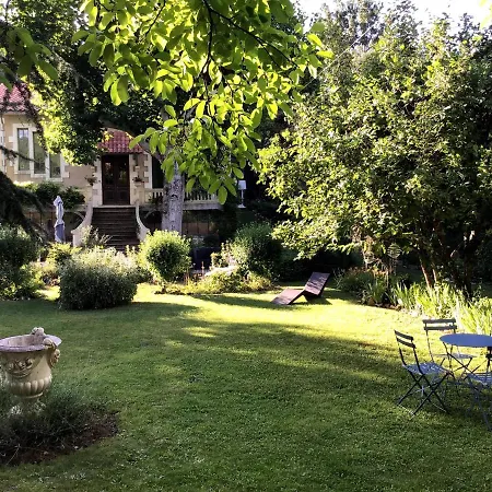 Leovil Bed & Breakfast 3*