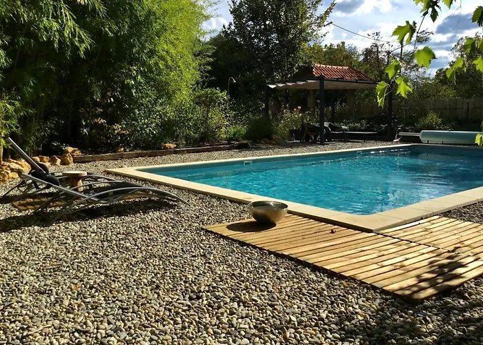 ベッド・アンド・ブレックファスト Leovil 3*